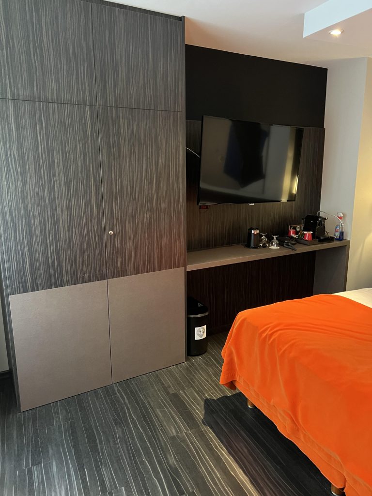Rénovations avec adhésif effet cuir pour les chambres de l’hôtel Best Western Plus Monopole Métropole à Strasbourg